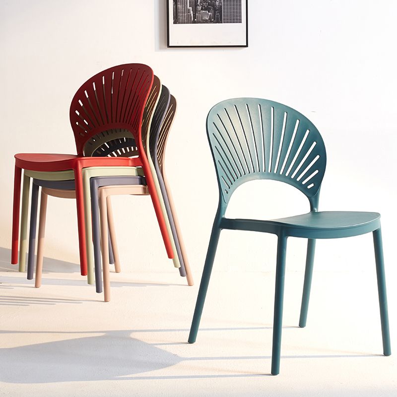 Chaise latérale arrière en plastique moderne Windsor 33" H dinant la chaise pour le restaurant