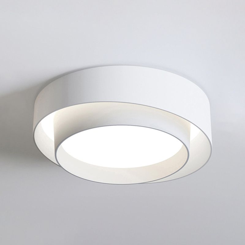 Plafonnier LED blanc en acrylique dans un montage encastré circulaire en fer de simplicité moderne pour les espaces intérieurs