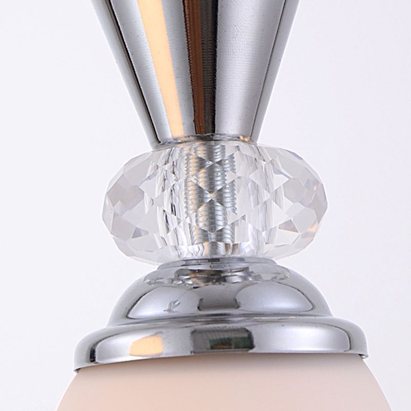 Salle à manger suspendue pendante de style moderne avec une teinte en verre blanc