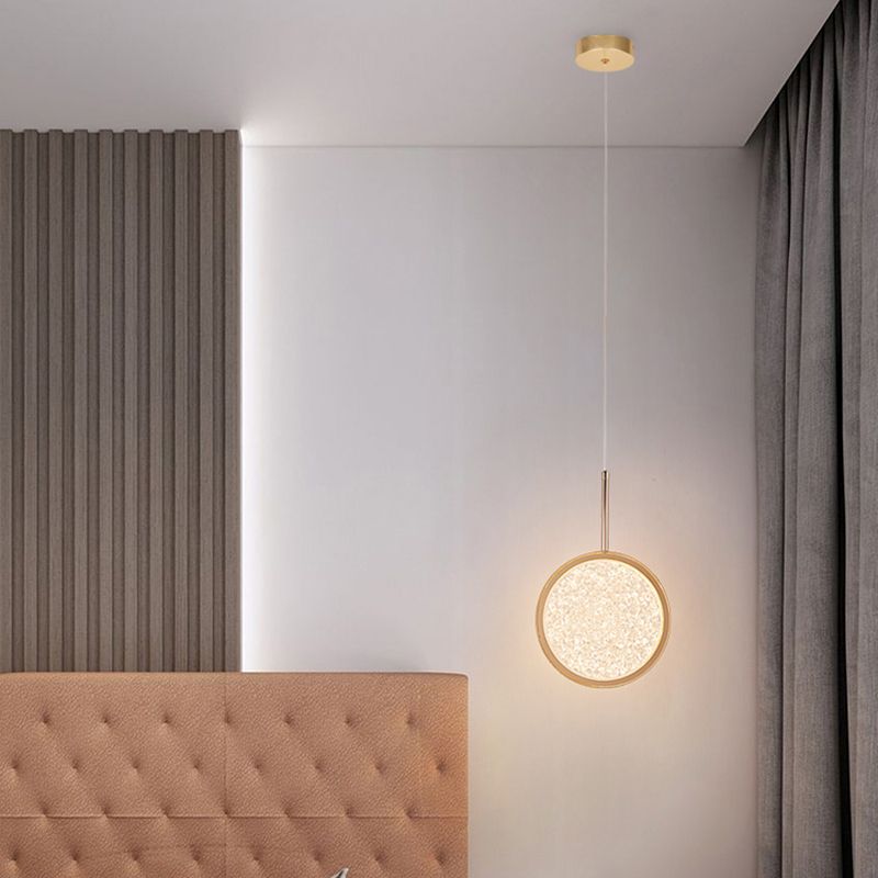 Geometry Shape Metal Hanging Ceiling Light Modern Style 1 Light Pendant Light in Gold