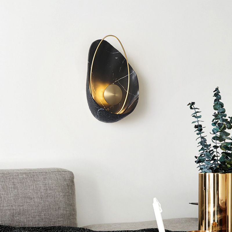 Shell Shaped Living Room LED Wall Lighting Resin Artistic Sconce Light with Metallic Ellipse