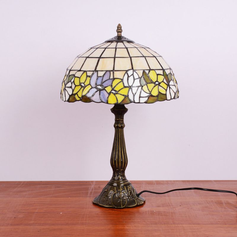 Bronze Gridded Bowl Shade Night Lampe Tiffany 1 Glühbirne Schnittglas Tischbeleuchtung mit Blütengrößen