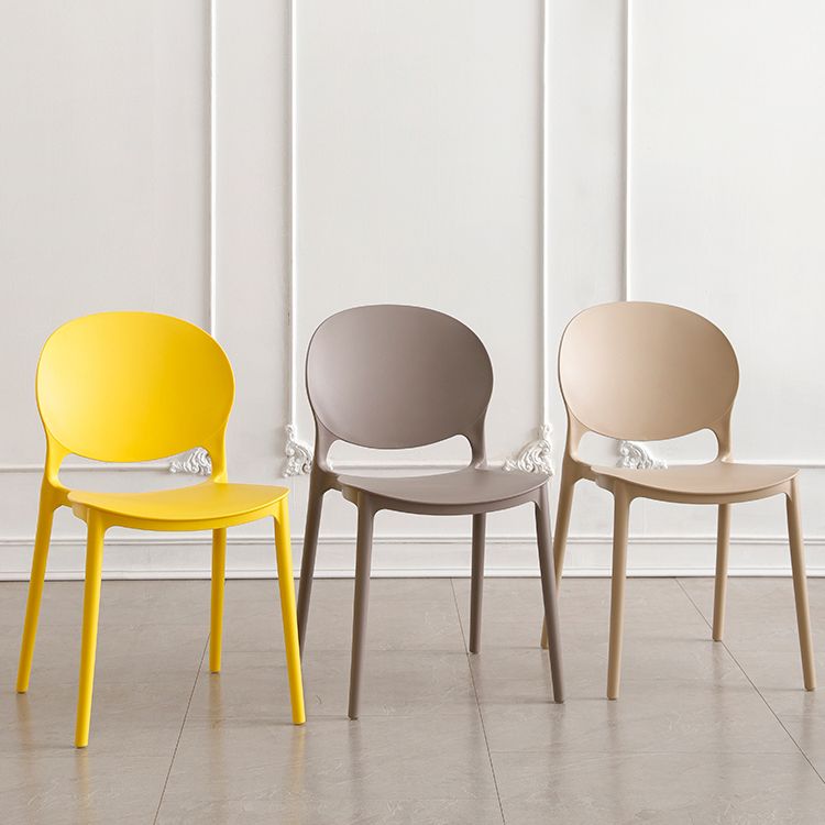 Plastic stapelbare armloze eetkamerstoelen open stoel met de achterkant (set van 4)