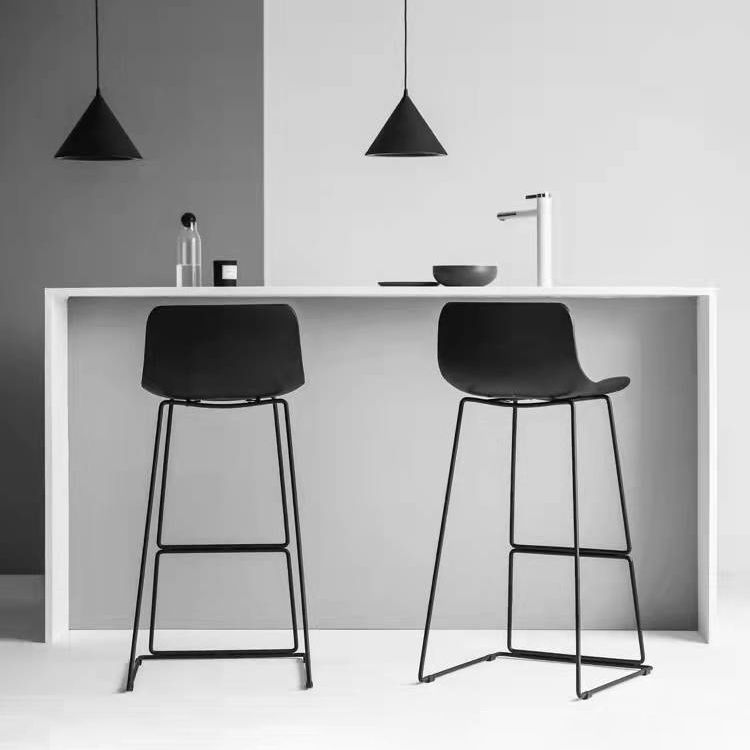 Modern Style Bar-stool Plastic Counter Bar Stool with Metal Legs for Restaurant