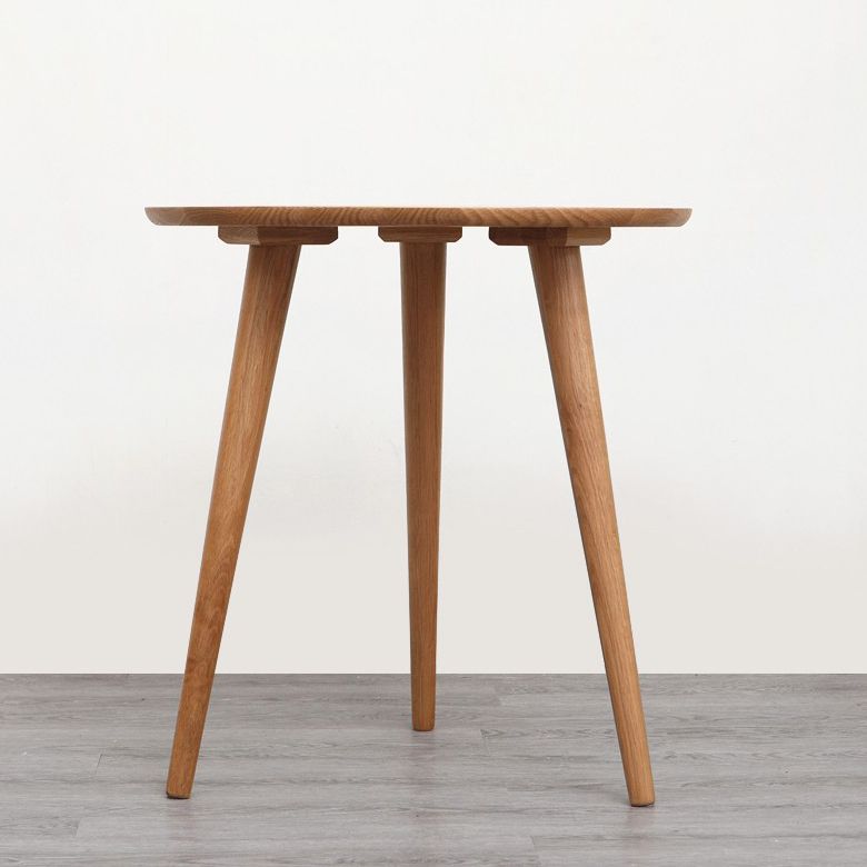 Contemporary Round Dining Table Oak Solid Wood Table with 3 Legs for Dining Room