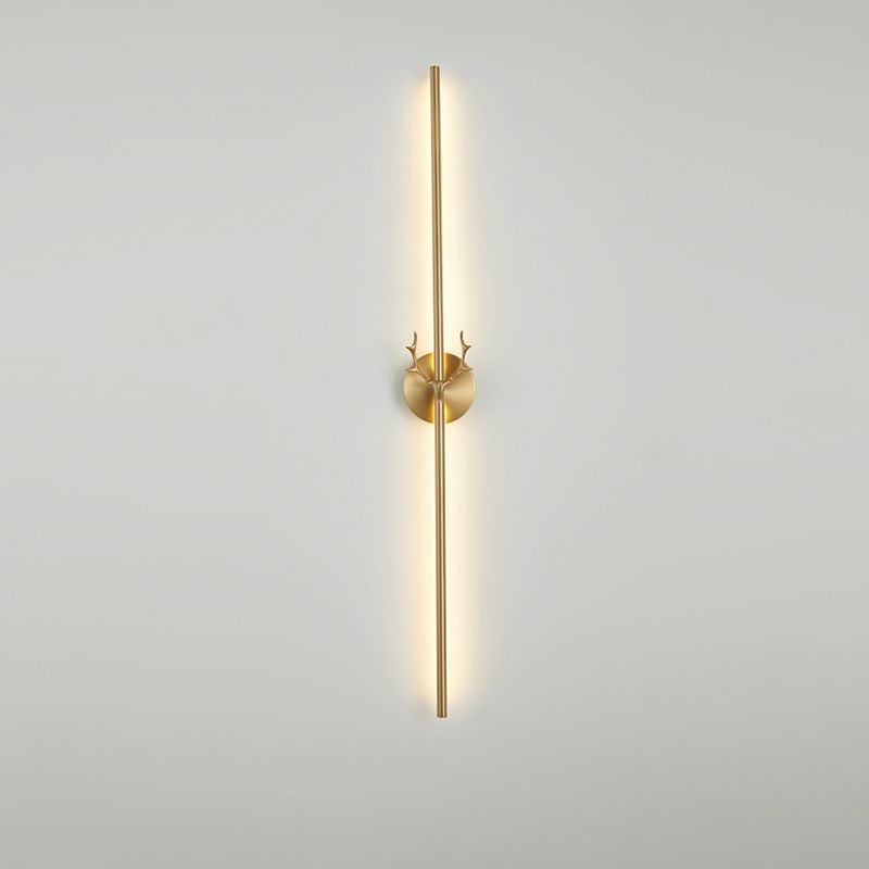 Nordic Gold Wall Light Straight Shape LED Wall Sconce with Brass for Living Room