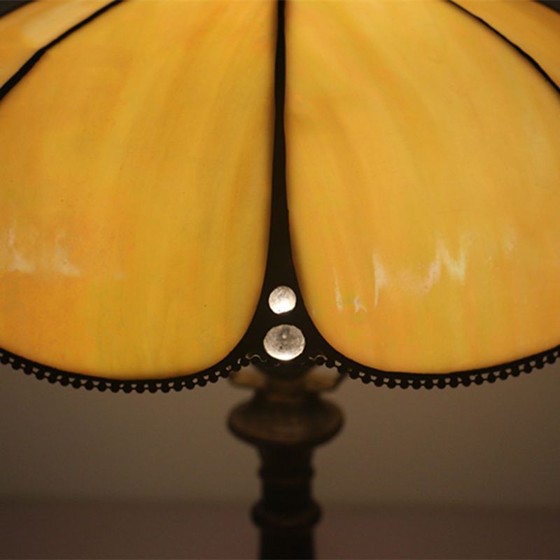 Lampe à table festonée beige baroque élégant coche simple tache de nuit en verre pour chambre à coucher