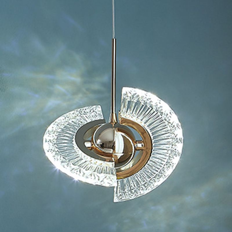 Gouden geometrische LED-hanglamp in moderne luxe stijl zine-legering hangend licht met acrylschaduw