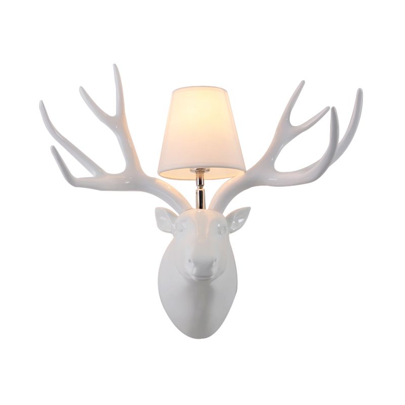 Resin Deer Sconce Light Country 1 Light Living Room Lampe murale en noir / mat noir / blanc avec de l'ombre en tissu