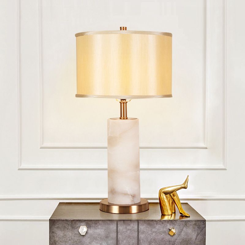 Lámpara moderna de mesa de sala de estar de marco de lata de cilindro de cilindro en blanco/negro con sombra de plástico