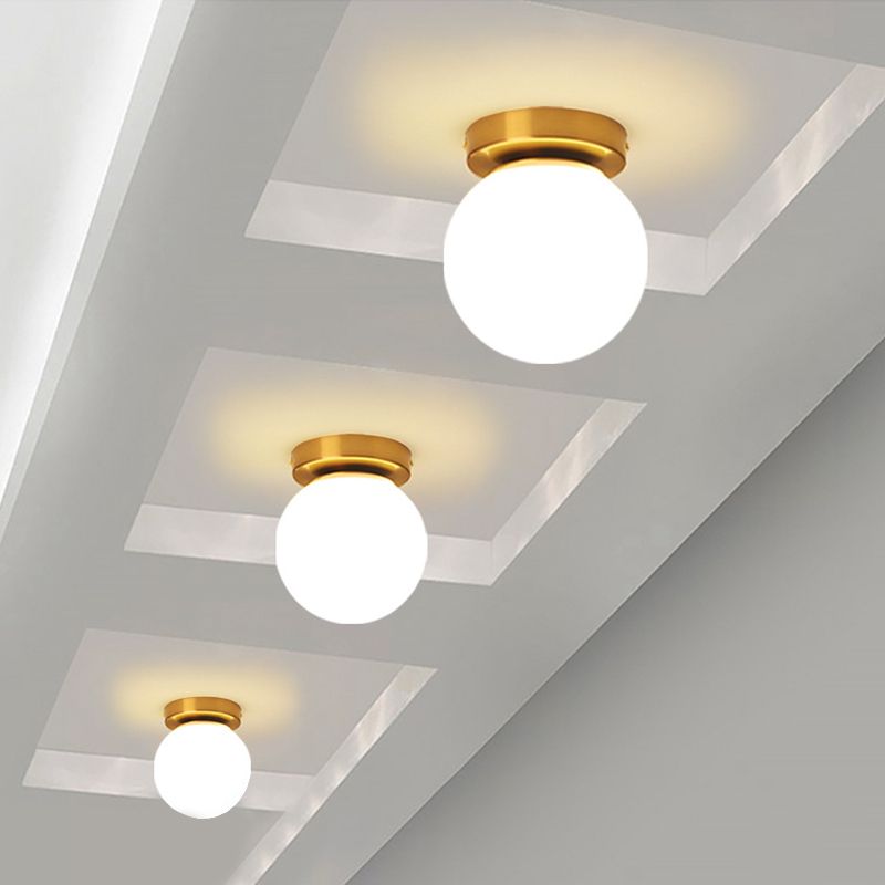 Foyer-inbouwverlichting met één lamp Minimalistische plafondlamp met bolvormige glazen kap