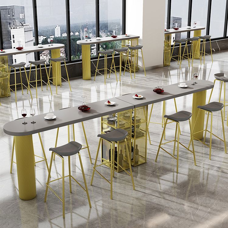 Mesa contemporánea de la barra de madera de pino Forma gratis Mesa de vinos para el patio