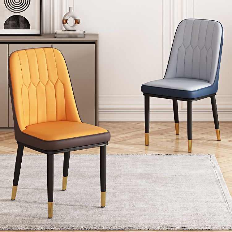 Silla de comedor de metal de estilo escandinavo, silla sin brazos con respaldo sólido