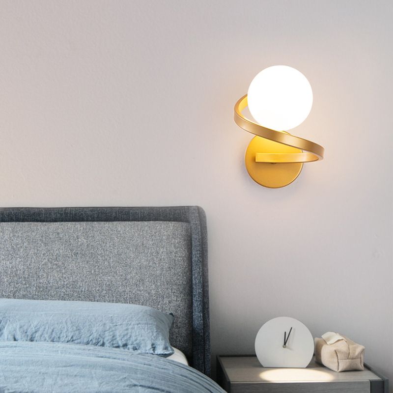 Single Black/Golden Modern Wall Mounted Sconce Glass Shaded Wall Light for Foyer