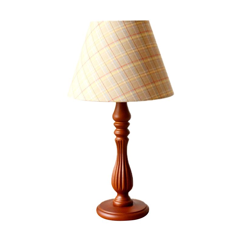 Lampe de bureau en forme de tonneau beige/beige/bleu foncé, tissu traditionnel, lampe de lecture à 1 lumière pour chambre à coucher avec base en bois