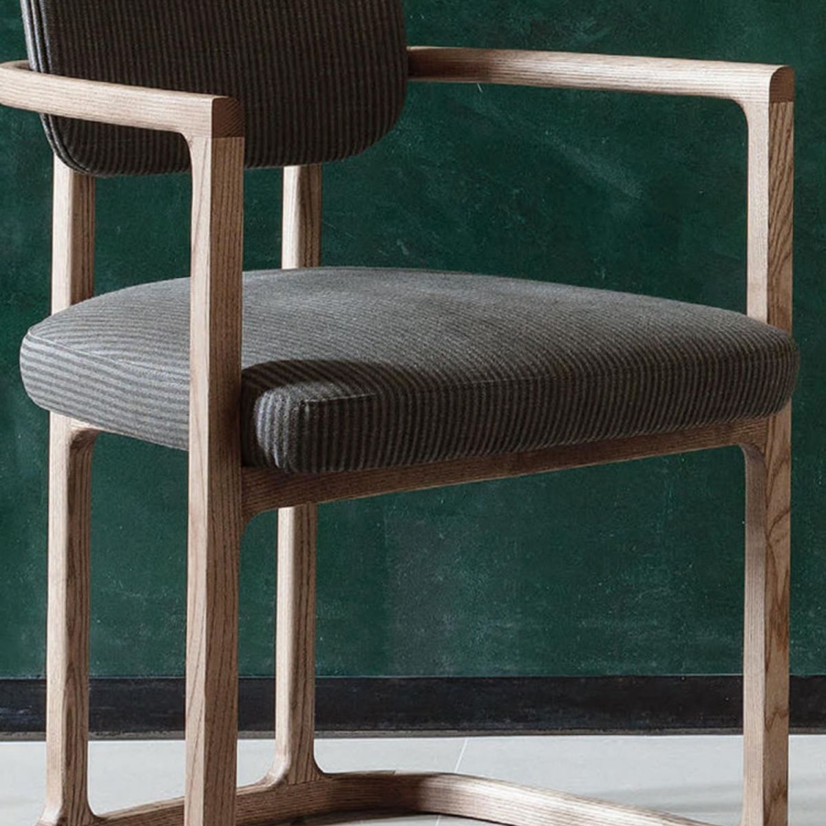 Nordic Style Arm Chair Solid Wood Open Back Dining Chairs for Dining Room