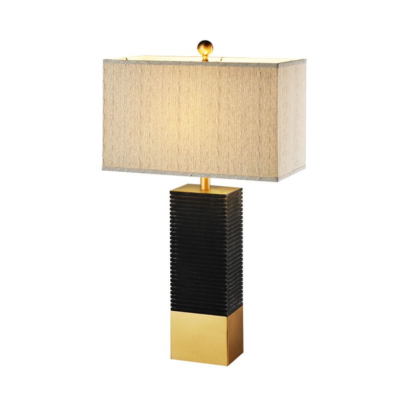 Finitura nera rettangolo scrivania modernismo modernismo 1-bulba lampada da tavolo metallica con tonalità in tessuto beige