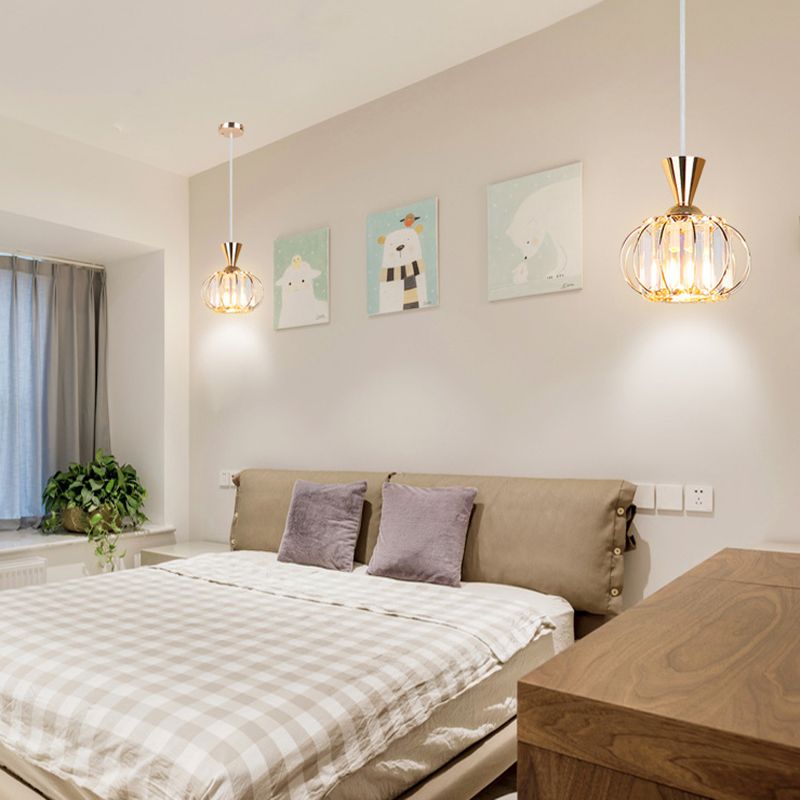 1 tête Crystal Prism Pendant Lighting Modern Eleging Hanging Lightture avec une teinte lanterne en noir / or pour la chambre