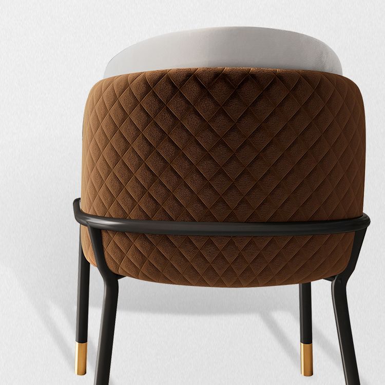 Scandinavische stijl gestoffeerde zijstoelen stevige rugarmloze eetkamerstoelen voor thuis