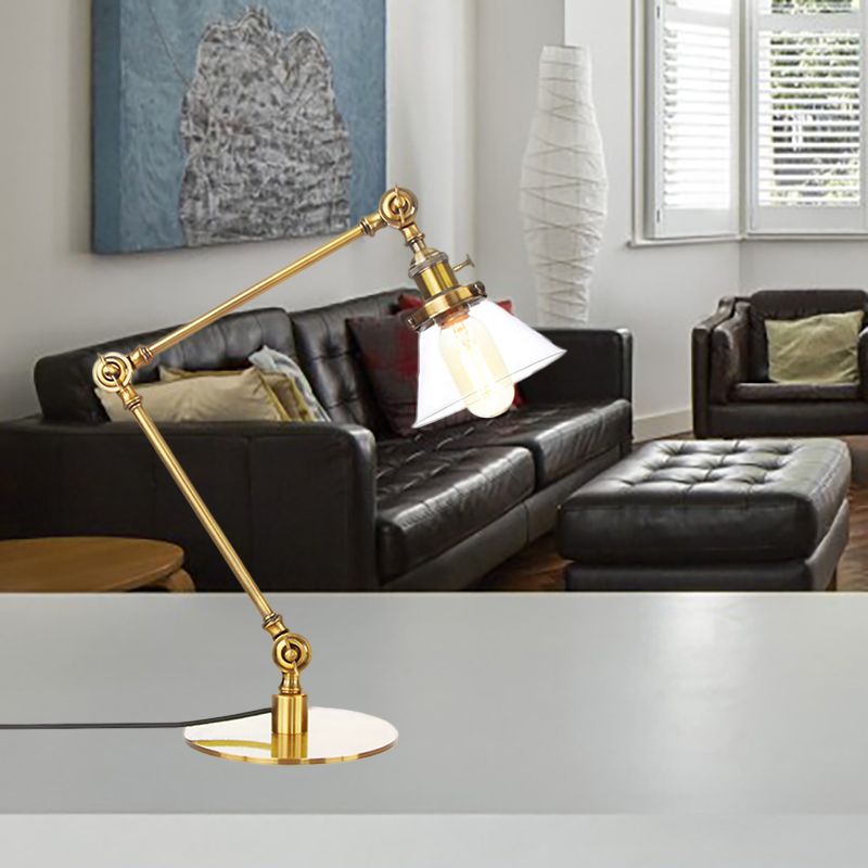 Table conique de style industriel clair Ambre / verre transparent et métal 1 lampe de table de chambre à coucher légère avec bras réglable en noir / laiton