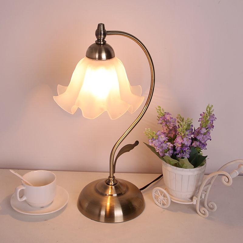 Modern Style Flower Shape Table Lamp Glass 1 Light Table Light