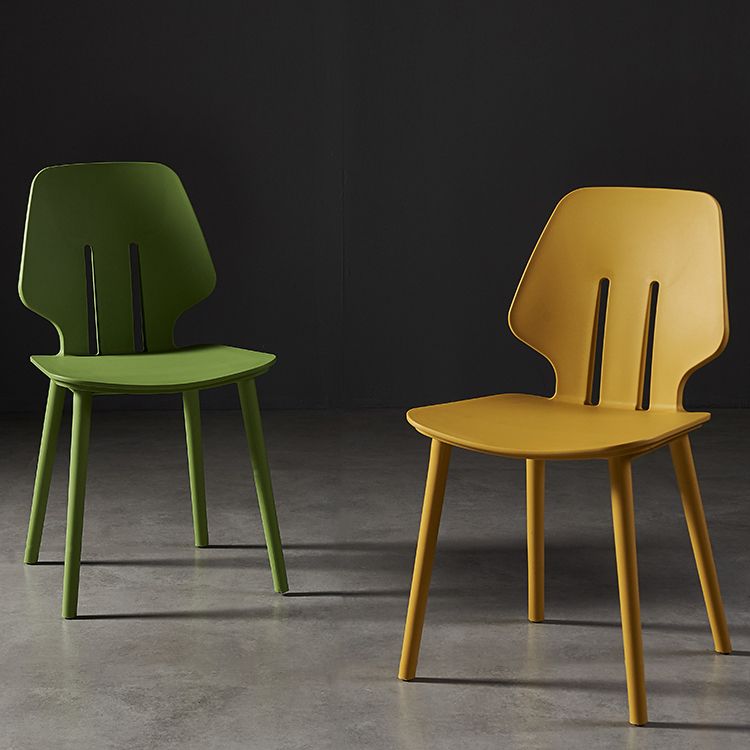 Chaises de salle à manger scandinaves sans accoudoirs Chaises d'appoint en plastique (Ensemble de 4)