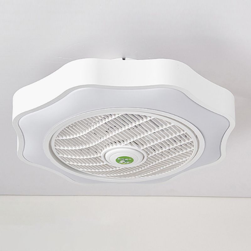 Éclairage de ventilateur de plafond en métal floral