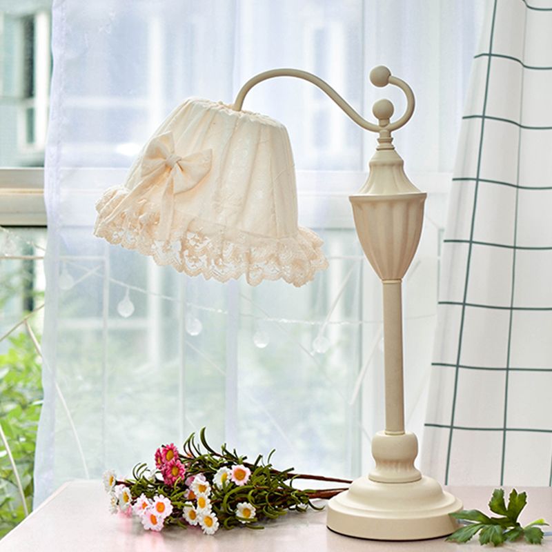 Enfants Tanne de cheminée à cône tronqué tissu de table de chambre à coucher 1 clair Éclairage avec garniture en dentelle en blanc