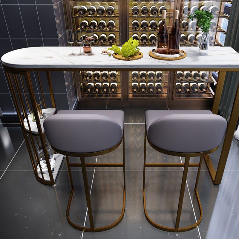 Table à manger industrielle du bar en pierre intérieure double bistrot piédestal table avec étagère