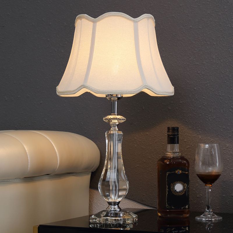 1 hoofd uitlopende/geplooide schaduwtafellamp Traditioneel beige beige/bordeaux/hemelblauwe stof nachtkastje lamp met kristallen kolom