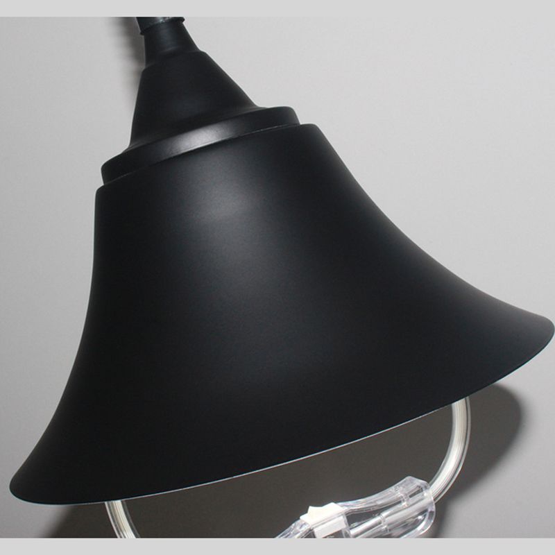 Zwarte klokvormige hanglamp Lichte Noordse metalen suspensielamp met 1-bol met elastisch koord en handvat