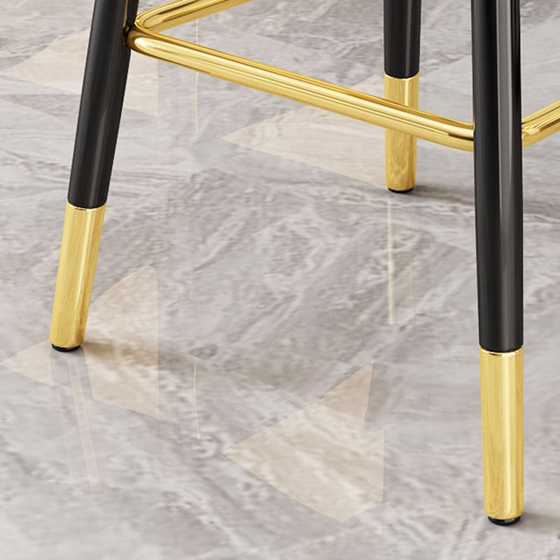 Modern Restaurant Armed Stool Matte Finish Leather Bar Stool