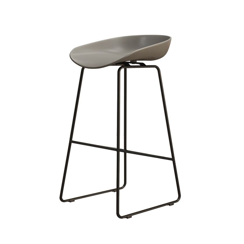 Modern Style Iron Bar Stool with Footrest Nordic Style Tavern Simple Bar Stool