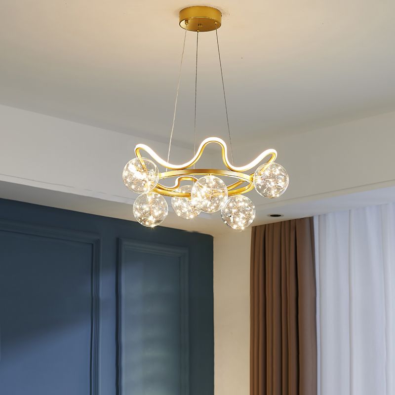 Éclairage de lustre simple en or