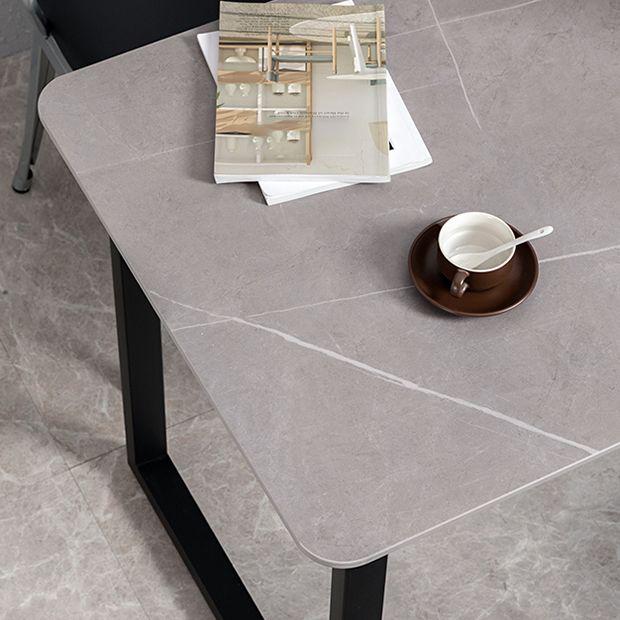 Industrieller Stil grauer gesinterter Stein Esstisch Metallic Basis Rechteck und quadratischer Tisch für Zuhause