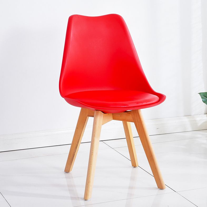 Sala da pranzo in stile glam sedia late