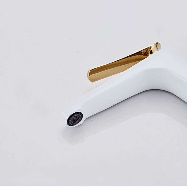 Luxury 1 Handle Sink Bathroom Faucet Circular Brass Basin Faucet with Water Hose