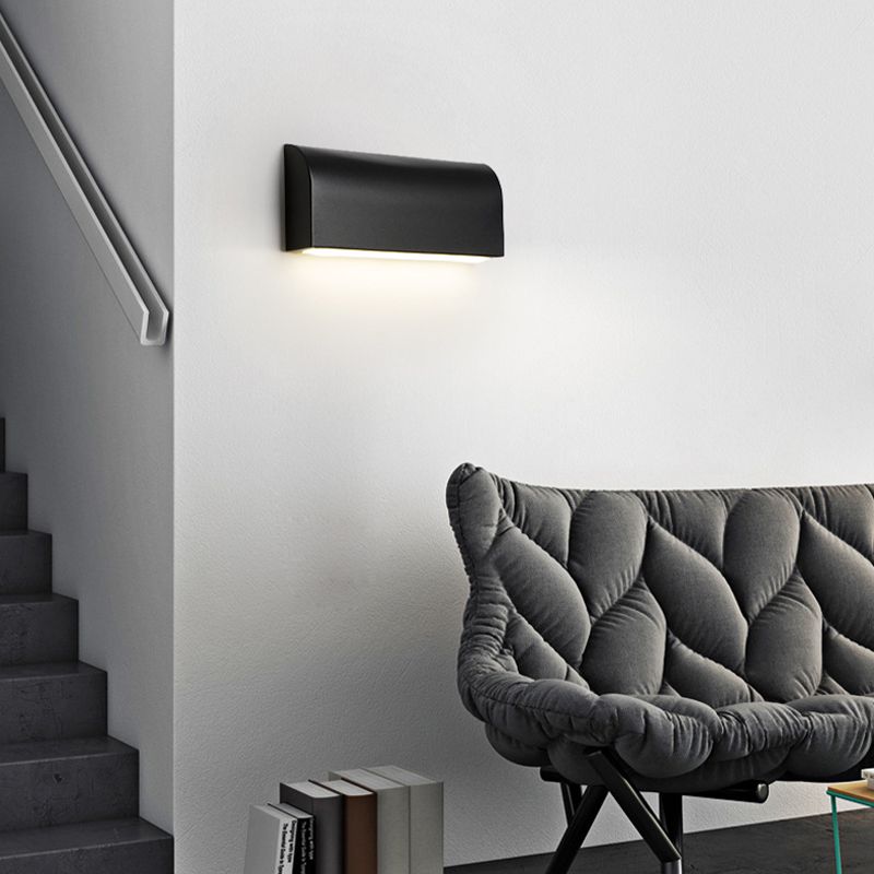 Single Modern Black/White Wall Mounted Sconce Metal LED Wall Light