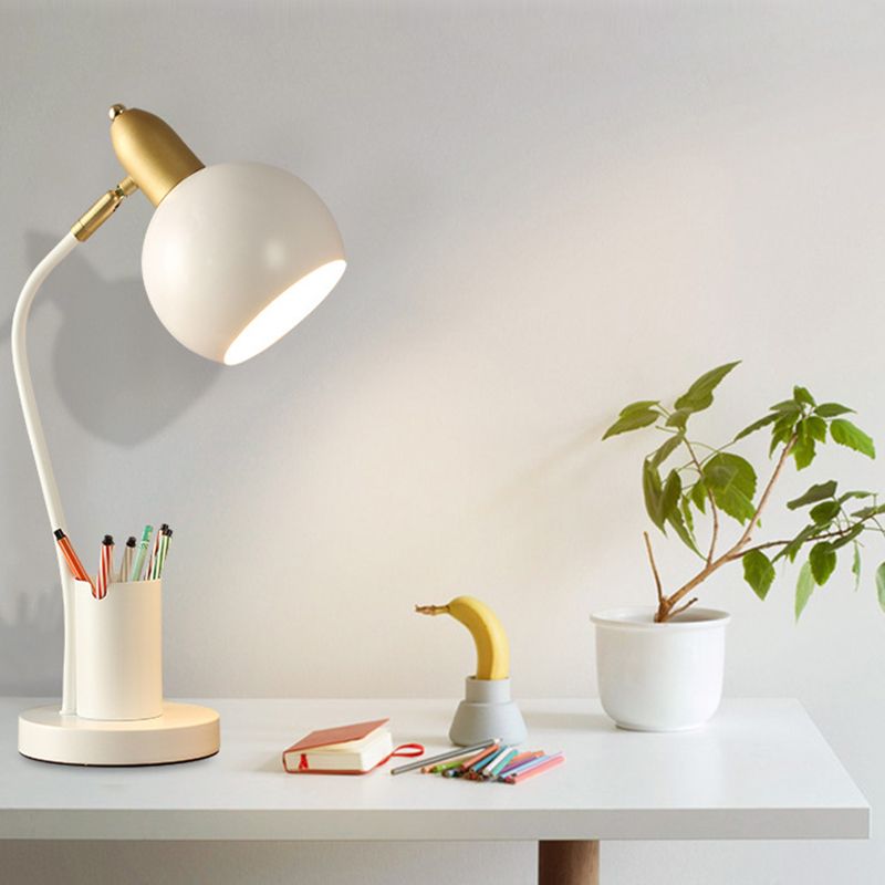 4 couleurs de style macaron en option lampe de bureau en métal dôme d'études d'études d'éclairage de la salle avec conception du porte-stylo