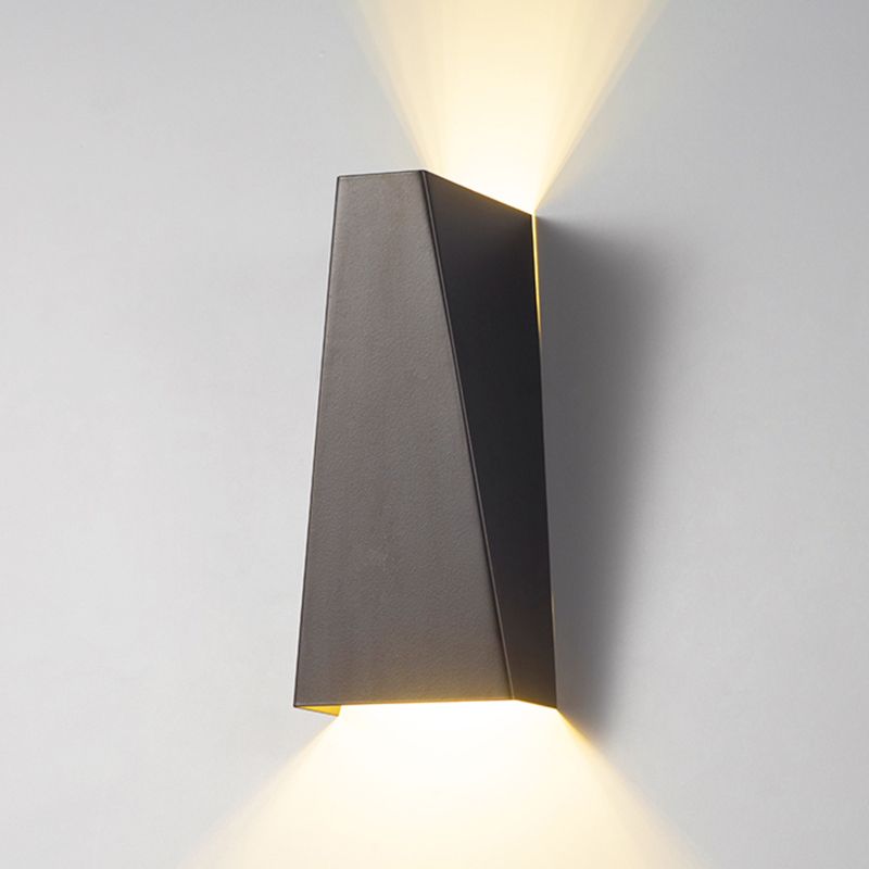 Iluminación de pared de sombra geométrica de metal estilo moderno 2 luces livianas montadas en la pared