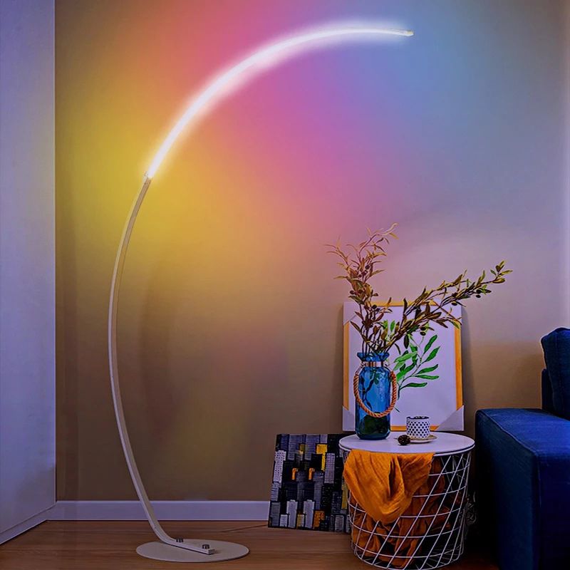 Lampadaire en forme d'arc en aluminium LED minimaliste LED debout pour le salon