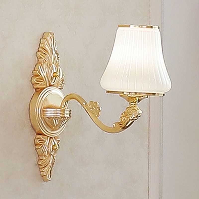 Lámpara de techo de cono de vidrio acanalado blanco lámpara de oro contemporánea lámpara de luz