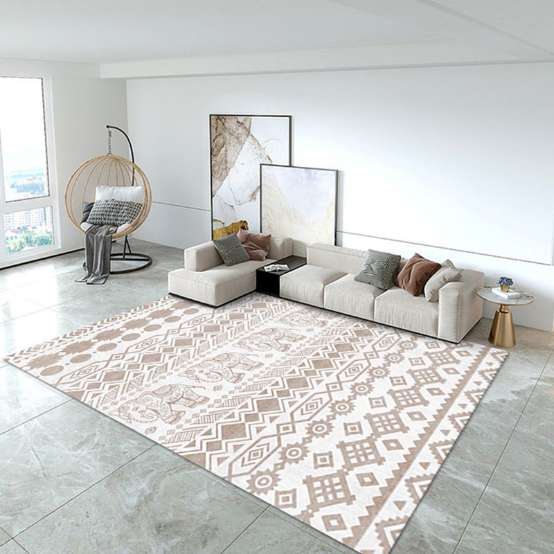 Light Orange Graphic Rug Polyester Casual Rug Stain Resistant Rug for Living Room