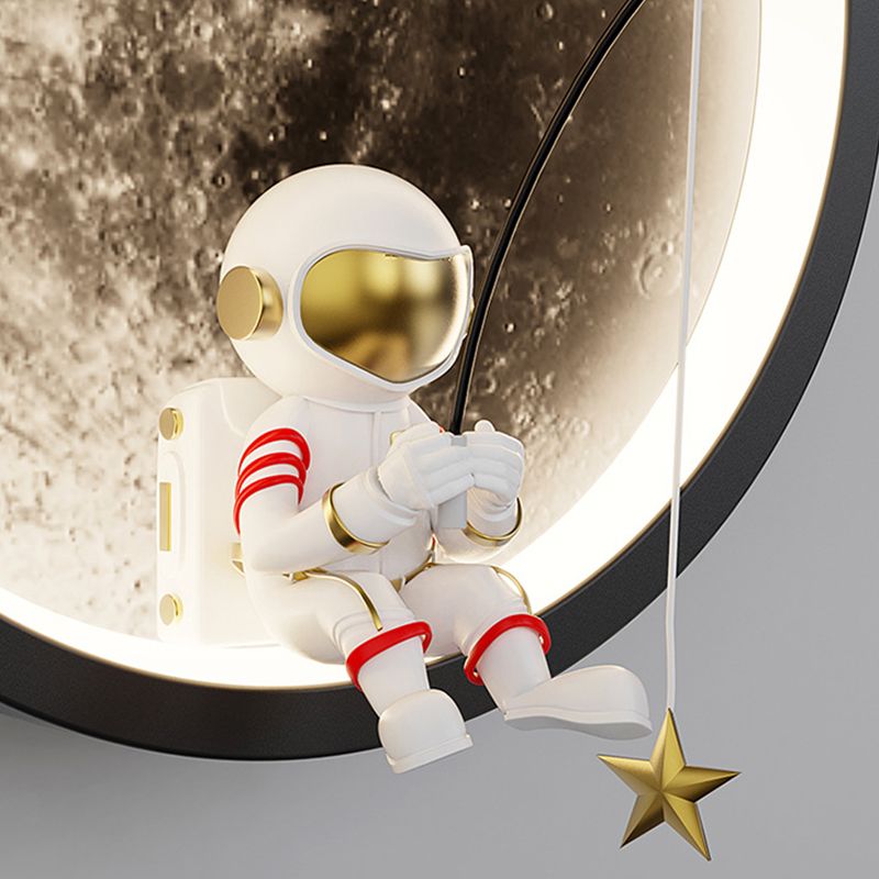 Contemporary Astronaut Wall Light Fixture Creative Wall Light Sconce for Sitting Room