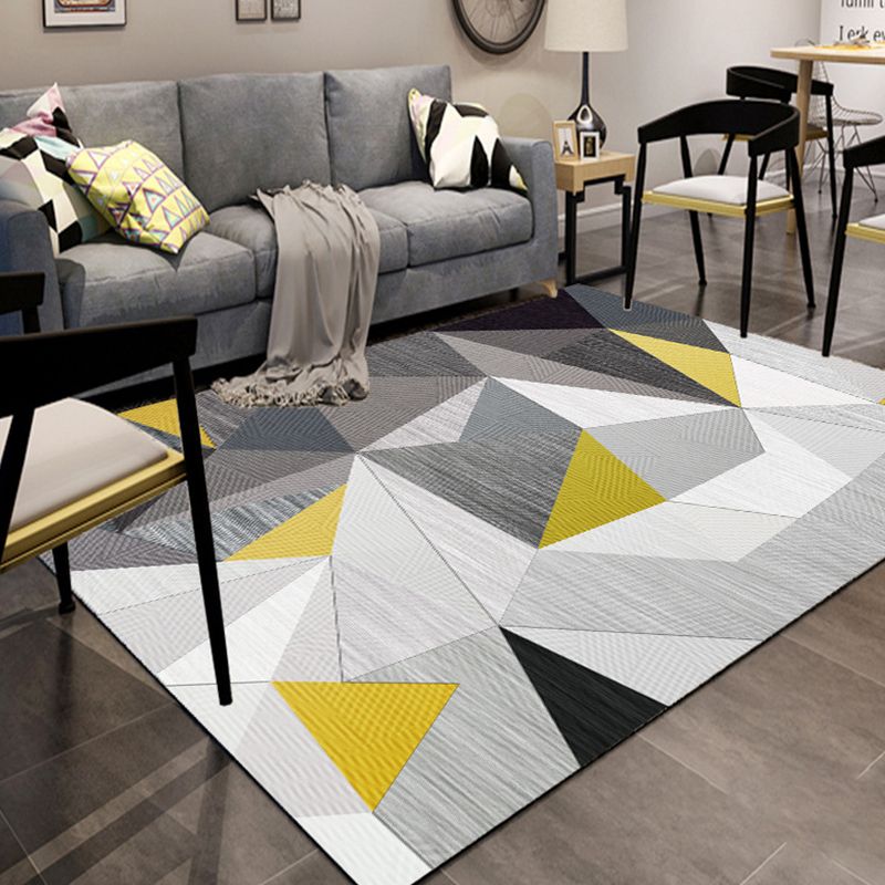 Stylish Area Rug Classic Geometric Print Polyester Rug Stain Resistant Indoor Rug for Home Decor