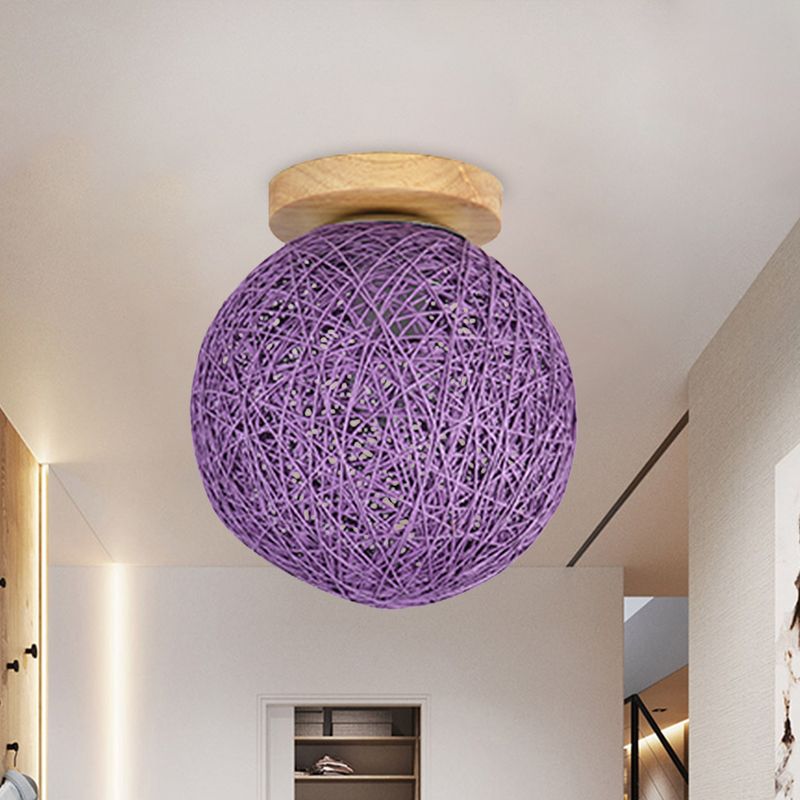 Lámpara de techo de pasillo de 1 cabezal tejida a mano de estilo moderno con pantalla esférica de ratán de 6"/8" de ancho en rojo/rosa