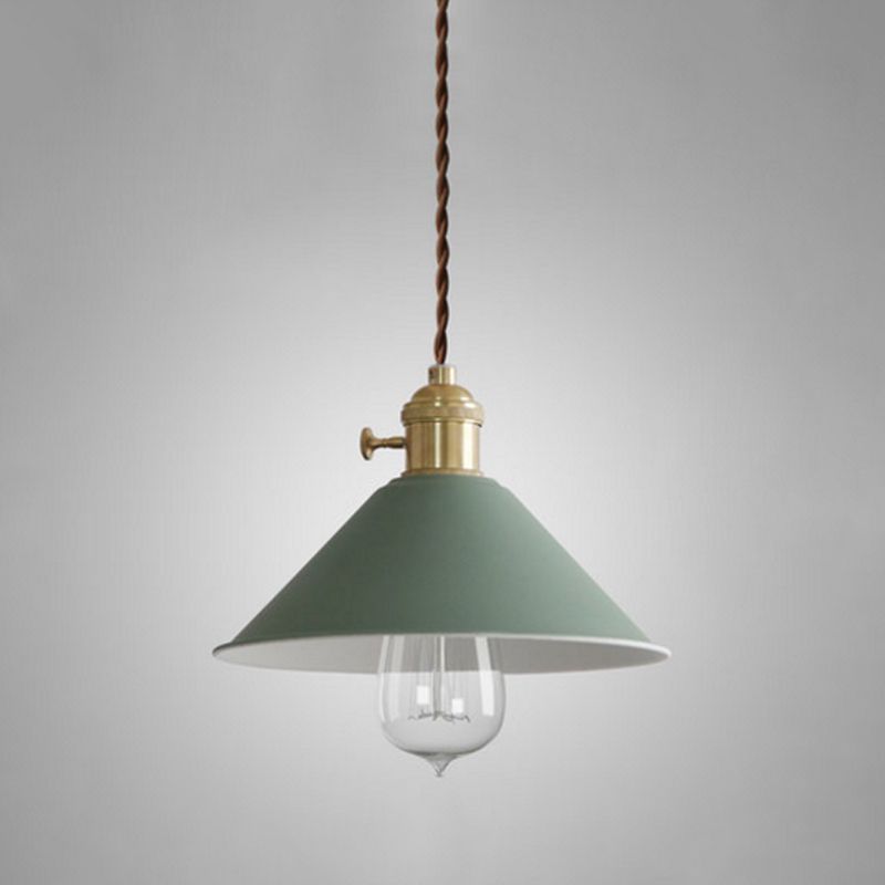 Forme de cône en métal Lumières suspendues modernes à 1 lumière suspendue à support pour salle à manger
