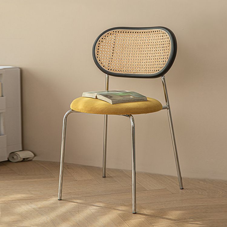 Sillas de comedor de estilo moderno, silla con respaldo abierto lateral sin brazos y patas de metal para cocina