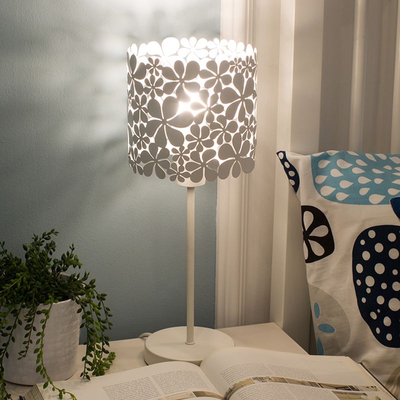 Contemporáneo 1 Bulbo Tarea Iluminación Flor blanca Lámpara de escritorio pequeño con sombra de metal
