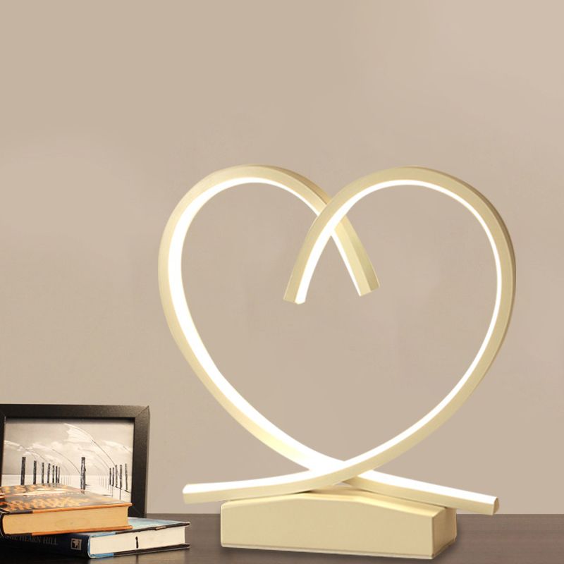 Coeur aimant en bois table de table de nuit simplicité en noir / blanc / bois d'éclairage de bureau LED pour la chambre à coucher